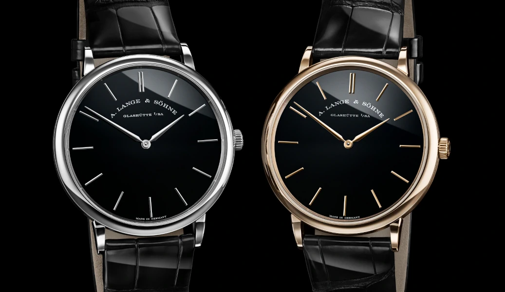 A. Lange & Söhne SAXONIA THIN in 750 Honeygold® und 950 Platin mit tiefschwarzem Onyx-Zifferblatt