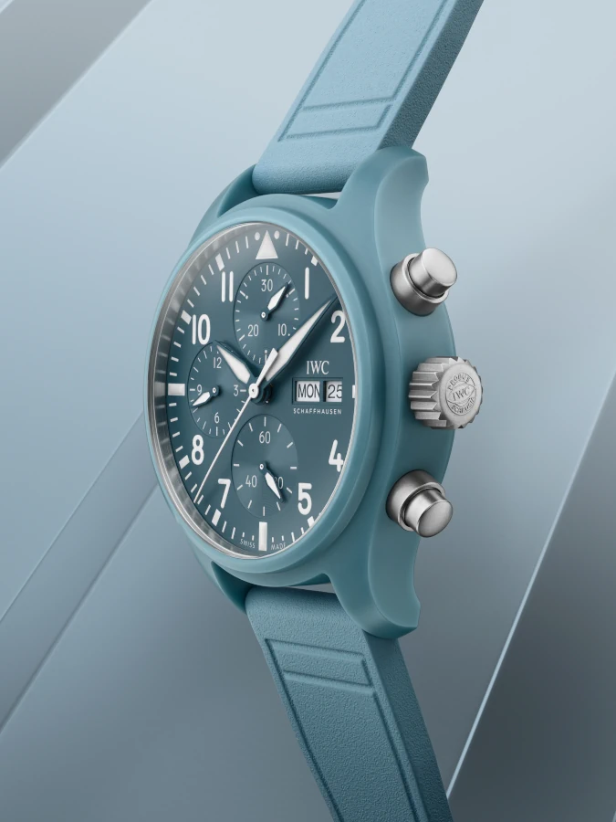 IWC Schaffhausen präsentiert neue TOP GUN Miramar Modelle in hellblauer Keramik und Edelstahl IWC Schaffhausen präsentiert neue TOP GUN Miramar Modelle in hellblauer Keramik und Edelstahl