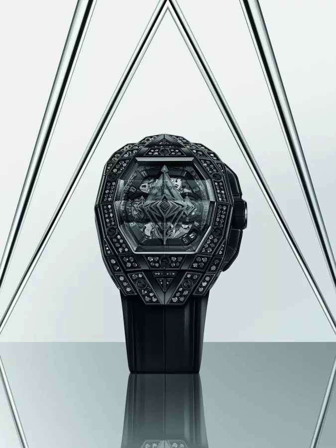 Exklusive Uhren: Spirit of Big Bang Sang Bleu All Black Pavé